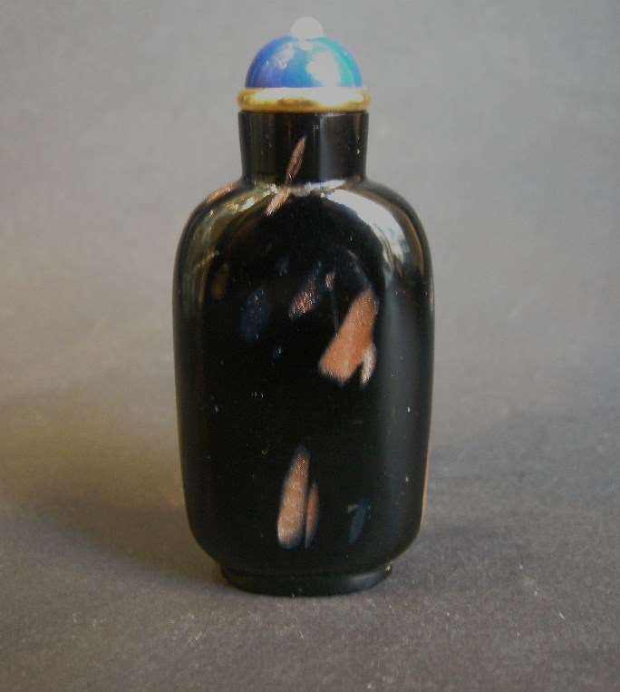Snuff bottle glass black with spash aventurine